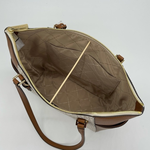 Michael Kors Charlotte Tote Bag Vanilla/Brown - Picture 9 of 13